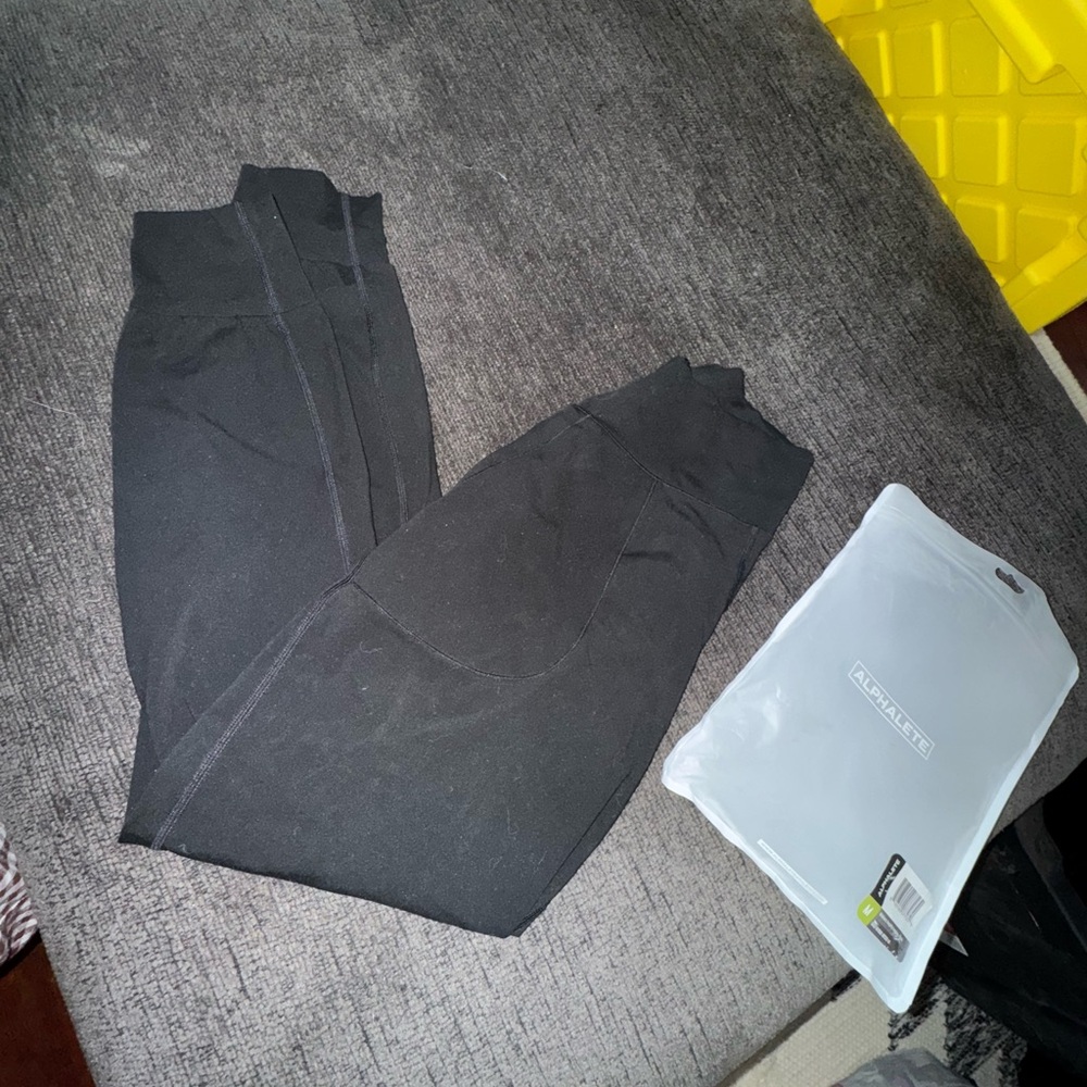 Women’s Black Amplify Leggings - Medium